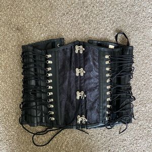 Under bust Corset